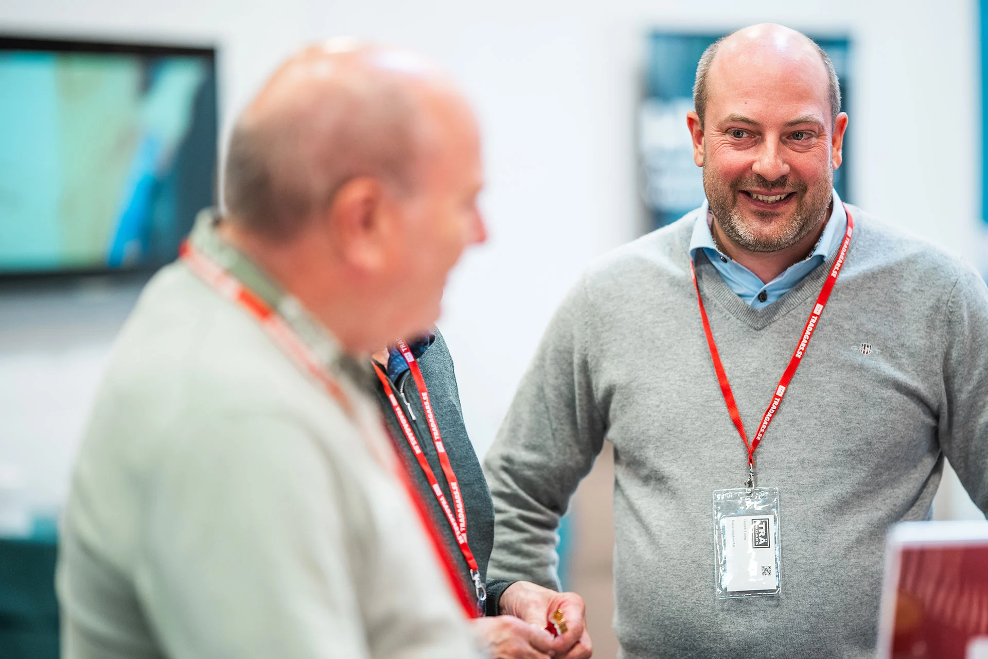 Två mässbesökare under Trädagars 2025